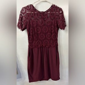 Dolce Vita (S) Burgundy Lace style overlay Dress with functional pockets